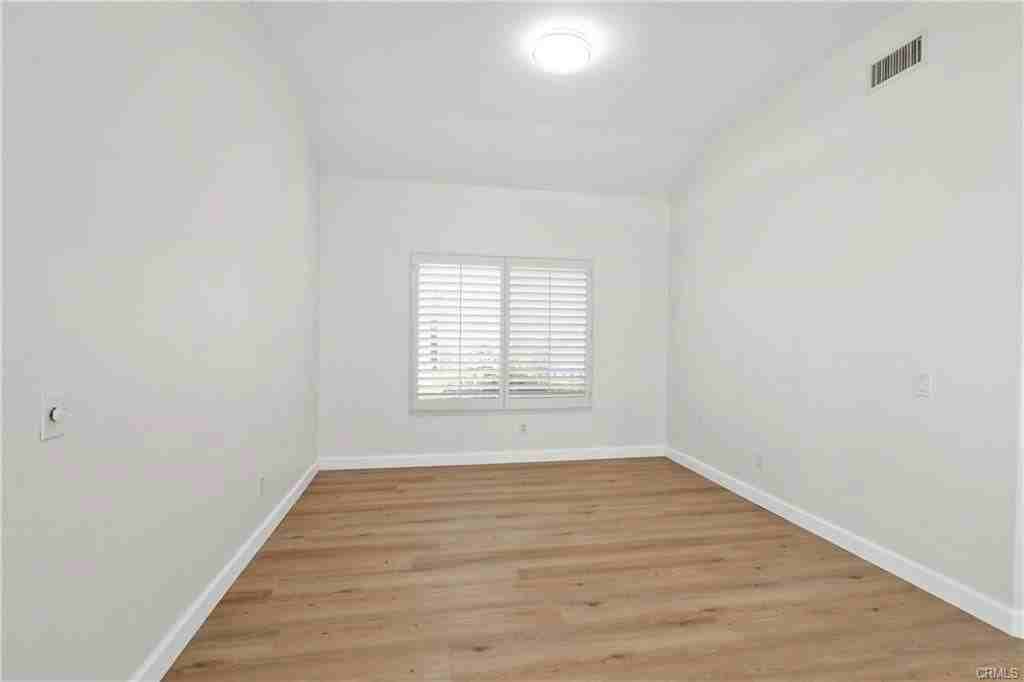 34152 Cambridge Road - Photo 4 of 8