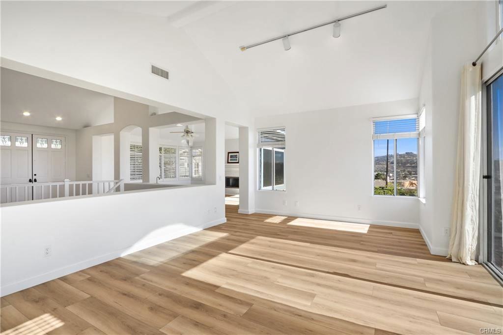 34152 Cambridge Road - Photo 7 of 8