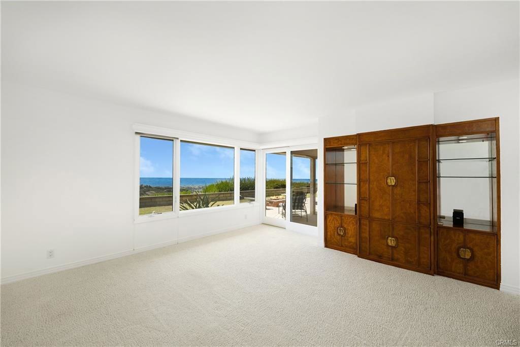 33 Montecito Dr - Photo 5 of 8