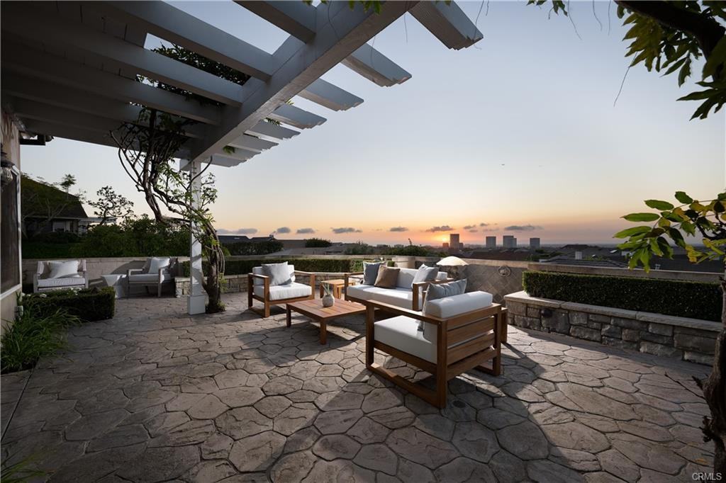 2001 Yacht Resolute - Photo 2 of 7