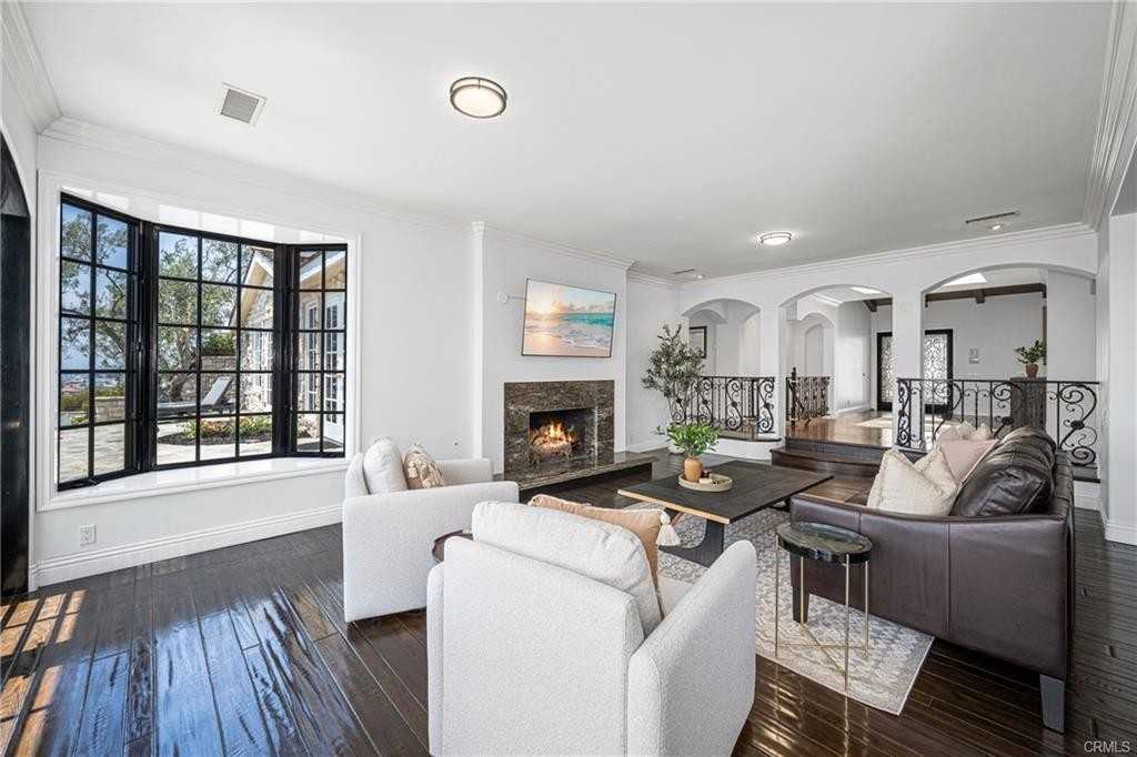 1541 Dolphin Terrace - Photo 7 of 8