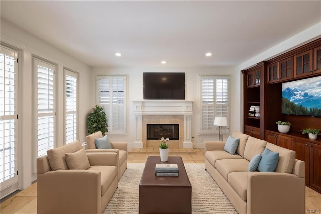 17 Colonial Drive - Photo 7 of 8