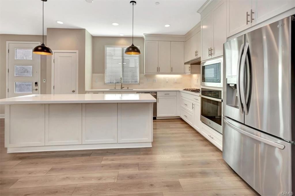 165 Tenor - Photo 2 of 8