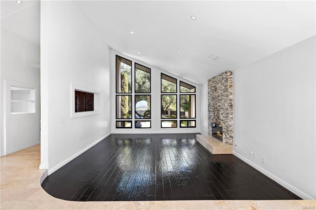 643 Vista Valinda - Photo 5 of 8