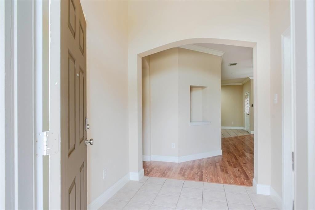 4929 Spur Ridge Court - Photo 4 of 34