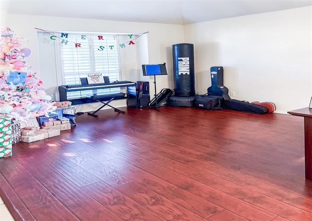 9301 Norfolk Lane - Photo 3 of 25