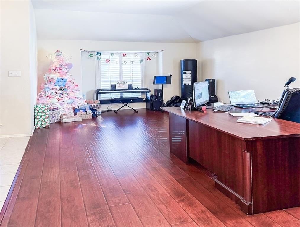 9301 Norfolk Lane - Photo 4 of 25