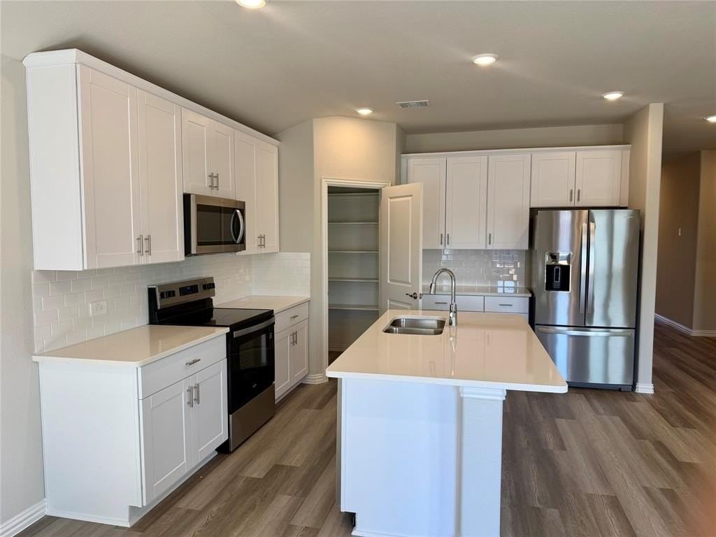 230 Sugarlands Drive - Photo 4 of 16