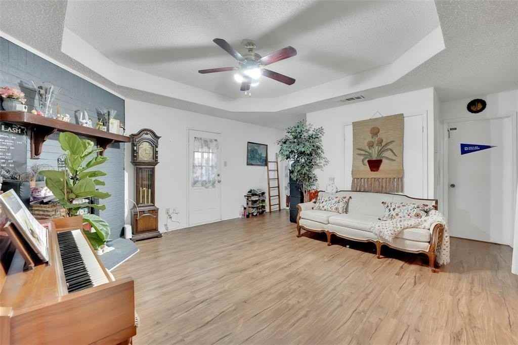 5916 Tinsley Drive - Photo 4 of 18