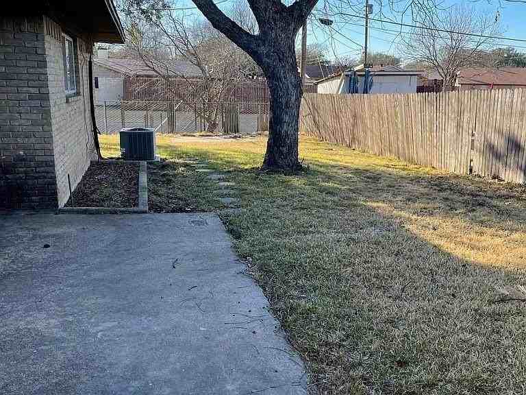 3701 West Rochelle Road - Photo 5 of 20