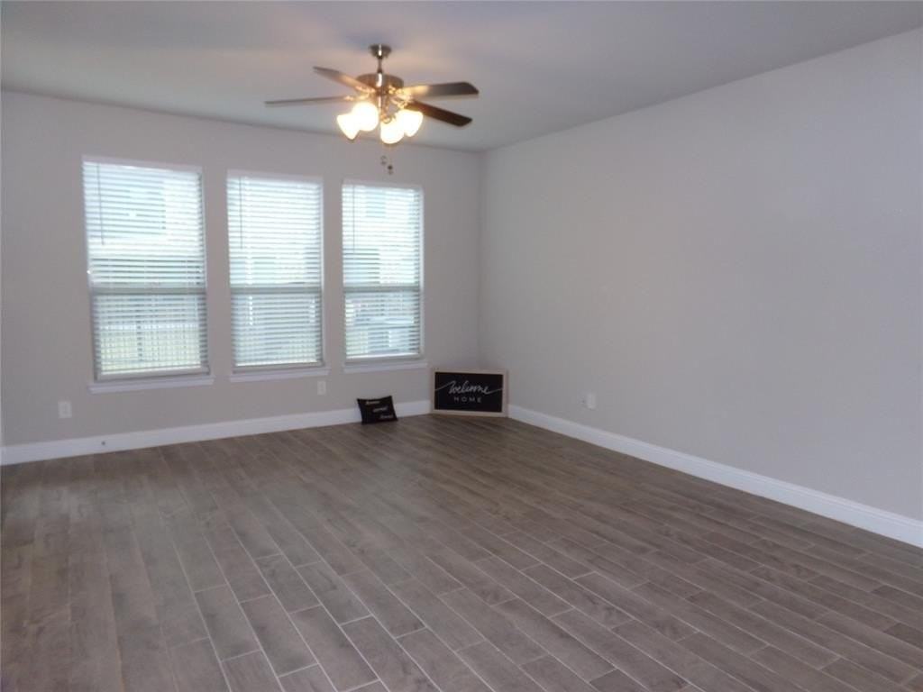 1748 Redding St - Photo 3 of 33