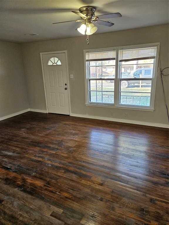 2221 North Shannon Street - Photo 3 of 15