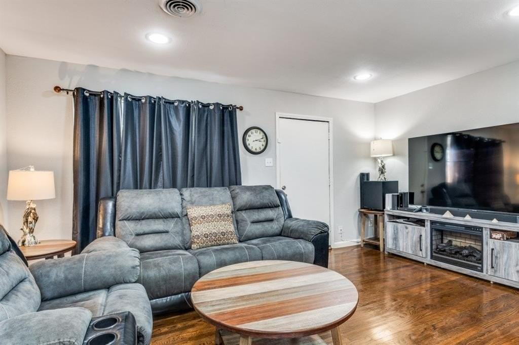 2817 Cumberland Drive - Photo 3 of 25