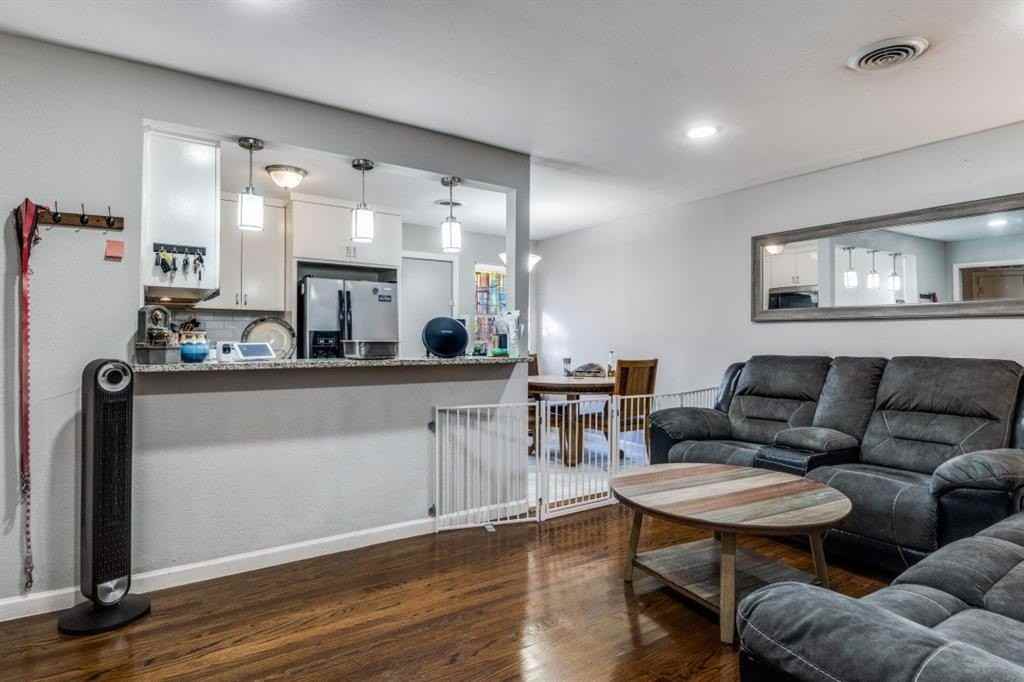 2817 Cumberland Drive - Photo 5 of 25