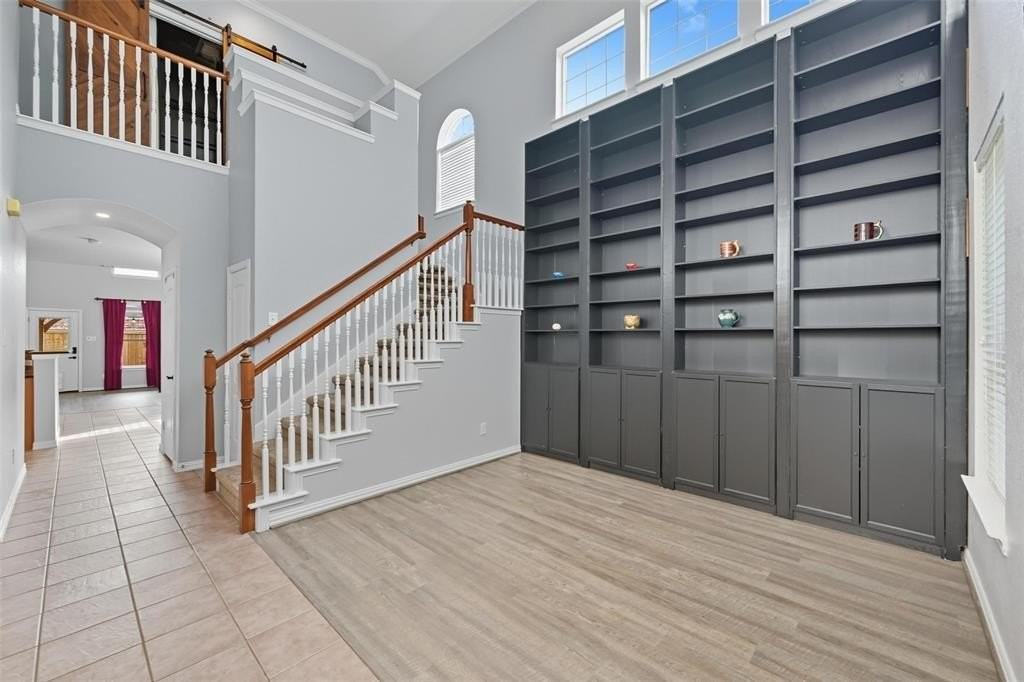 11577 Mansfield Drive - Photo 4 of 37