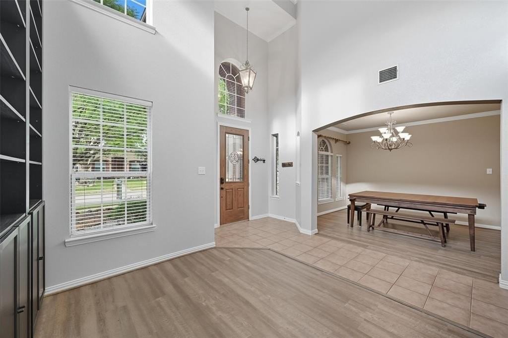 11577 Mansfield Drive - Photo 5 of 37