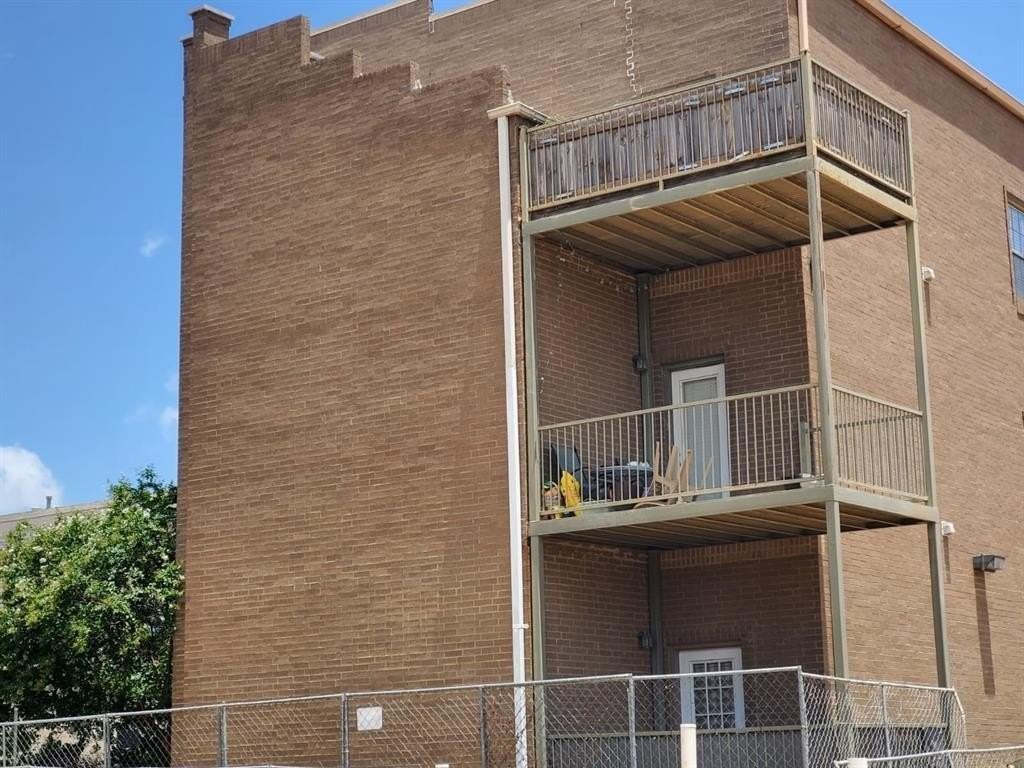 303 West Hickory Street #3 - Photo 3 of 5