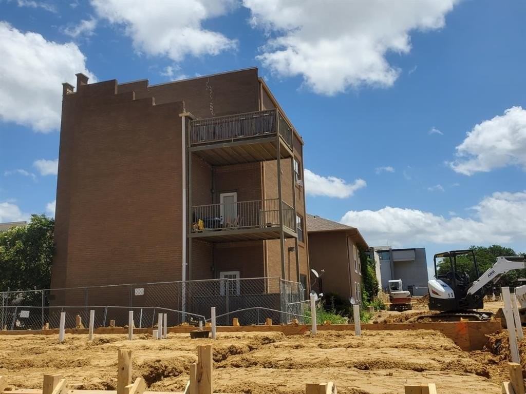 303 West Hickory Street #3 - Photo 5 of 5