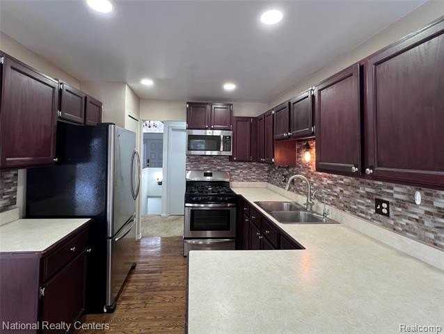 36525 Lochdale - Photo 7 of 37