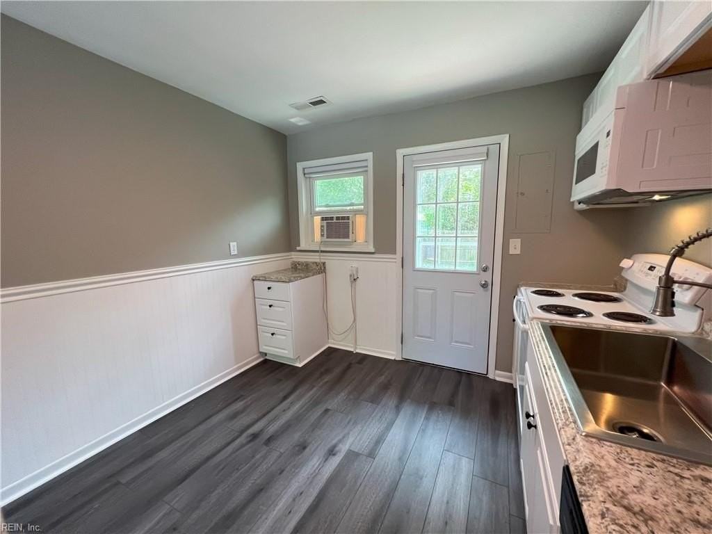 415 West Lane #A - Photo 5 of 17