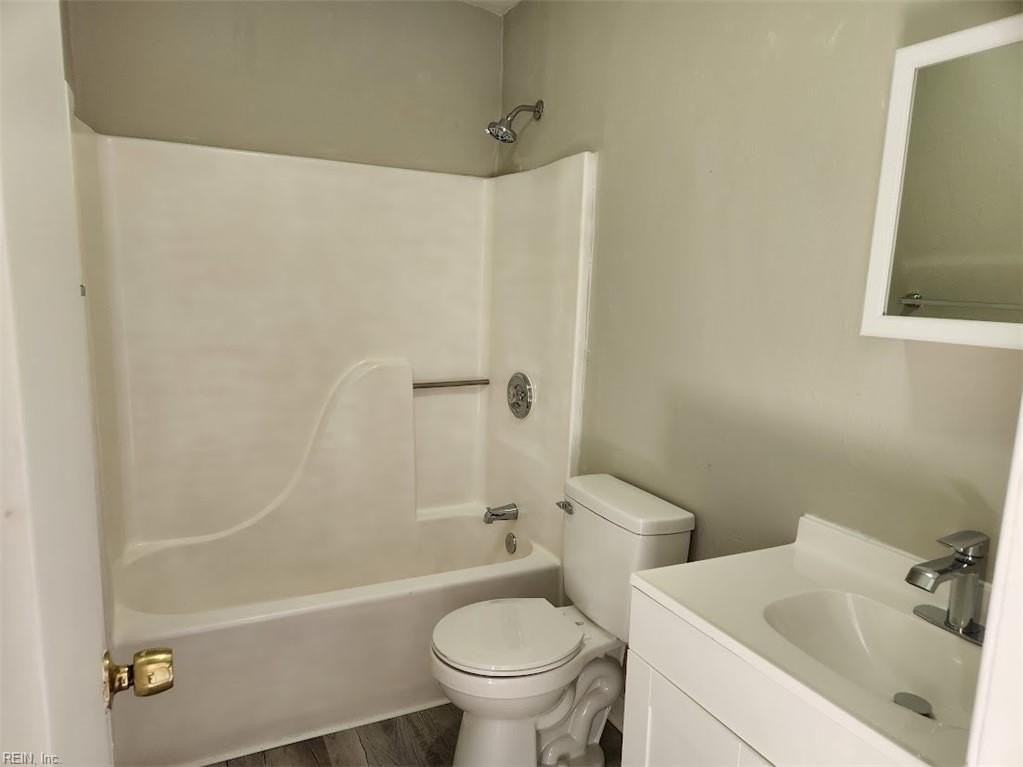 851 29th St - Photo 5 of 11