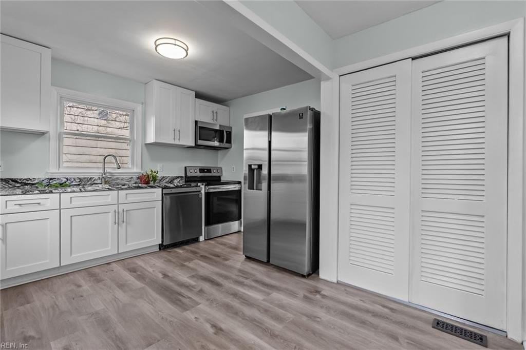 205 Gumwood Drive - Photo 3 of 31