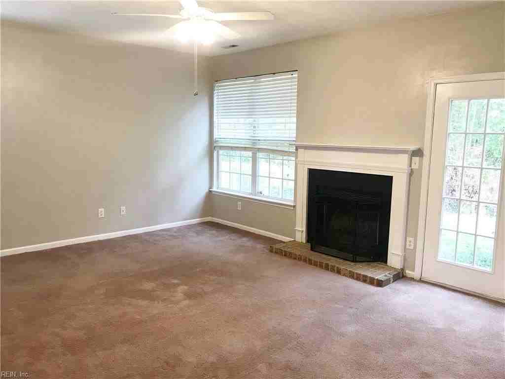 919 Meadowhill Ct - Photo 4 of 33