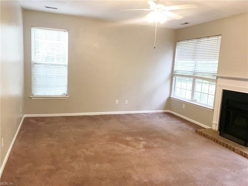 919 Meadowhill Ct - Photo 5 of 33