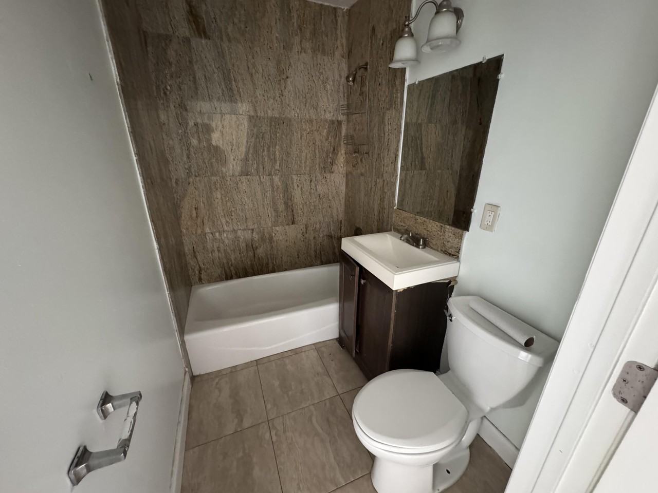 616 49th St - Photo 6 of 9