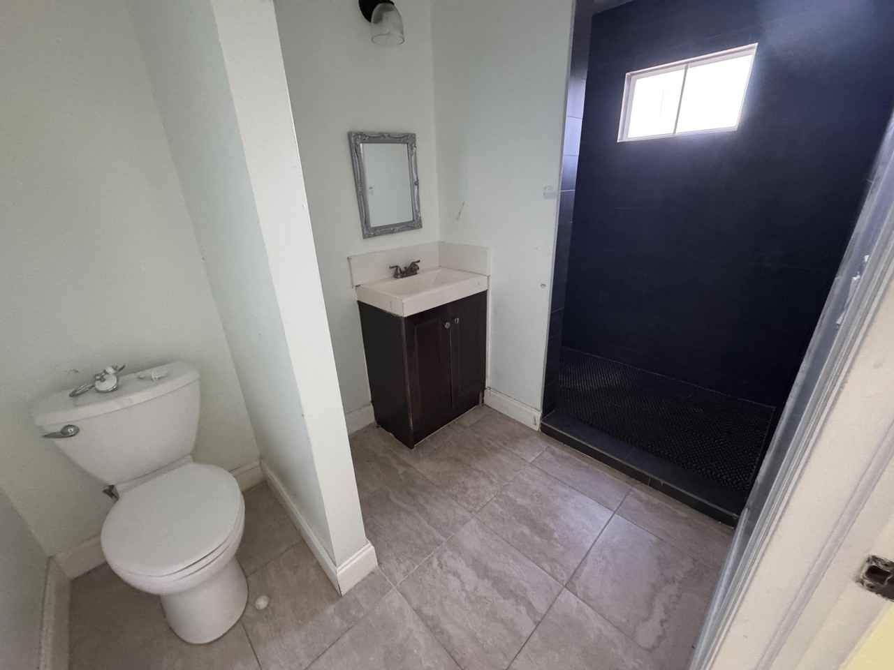 616 49th St - Photo 7 of 9