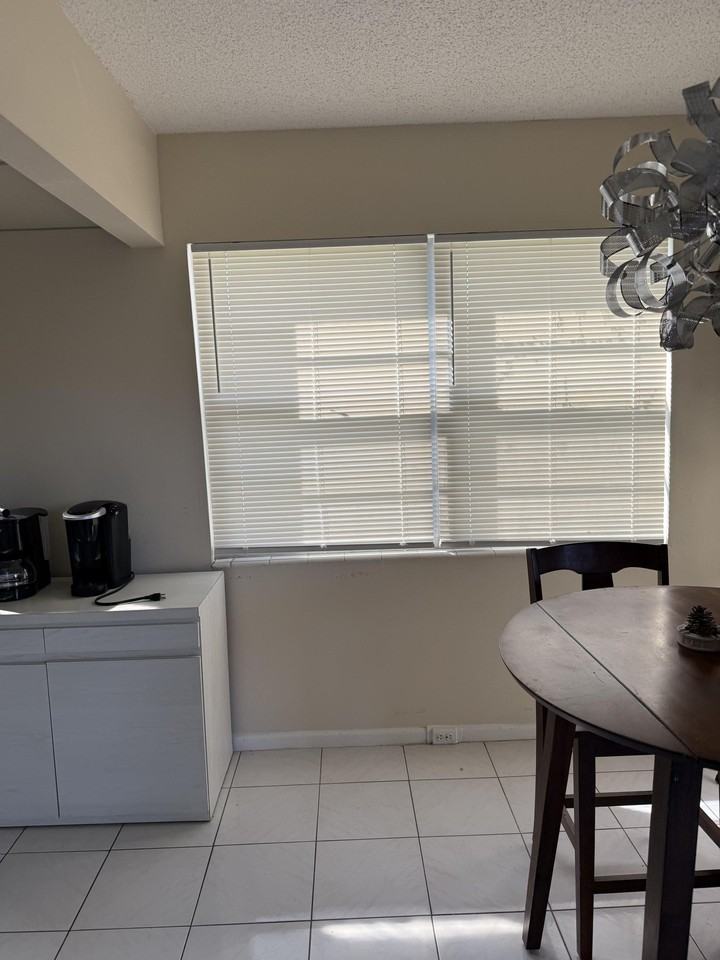 186 Suffolk E - Photo 6 of 14