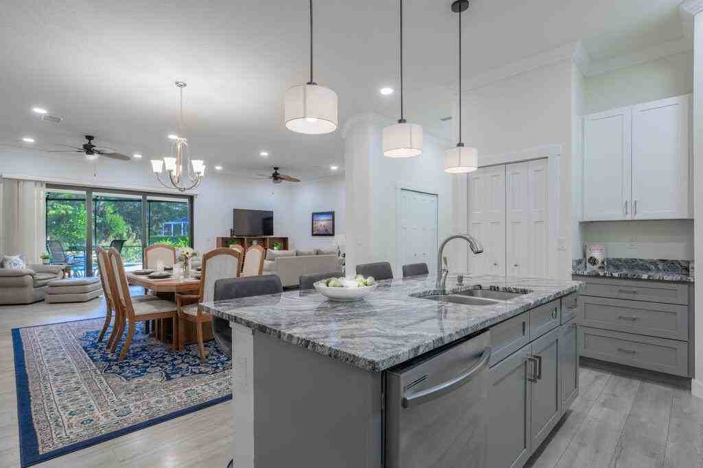 1155 Southwest Bent Pine - Photo 3 of 25