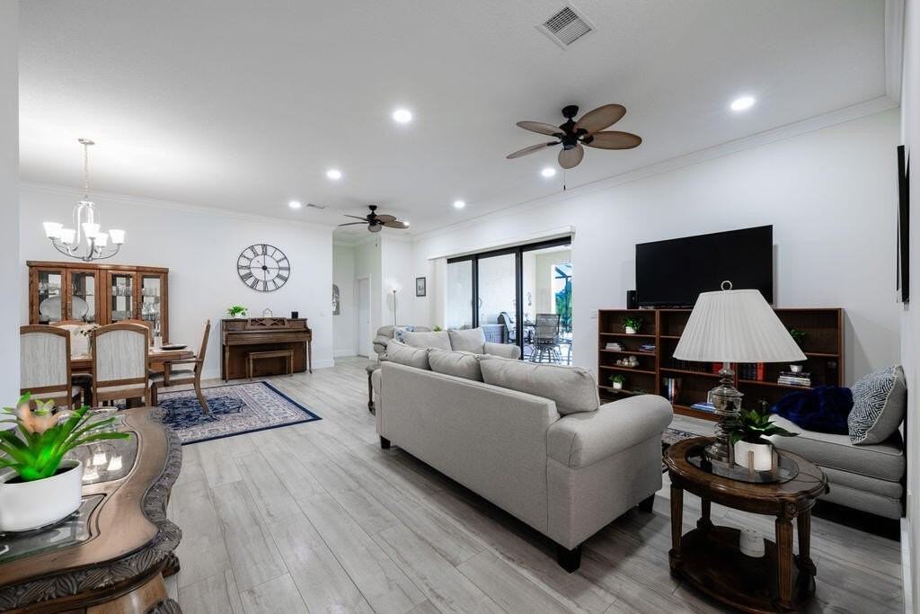 1155 Southwest Bent Pine - Photo 5 of 25