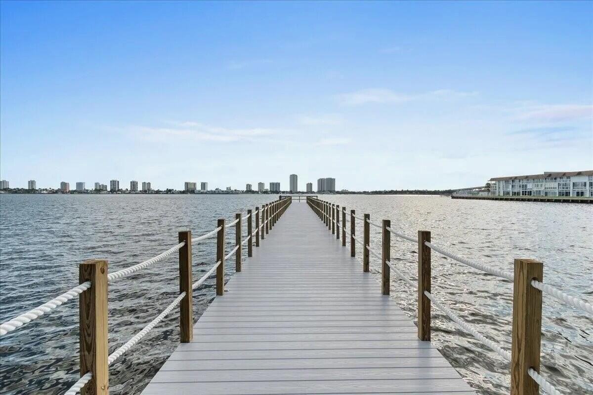 3040 Lake Shore Dr #504 - Photo 6 of 50