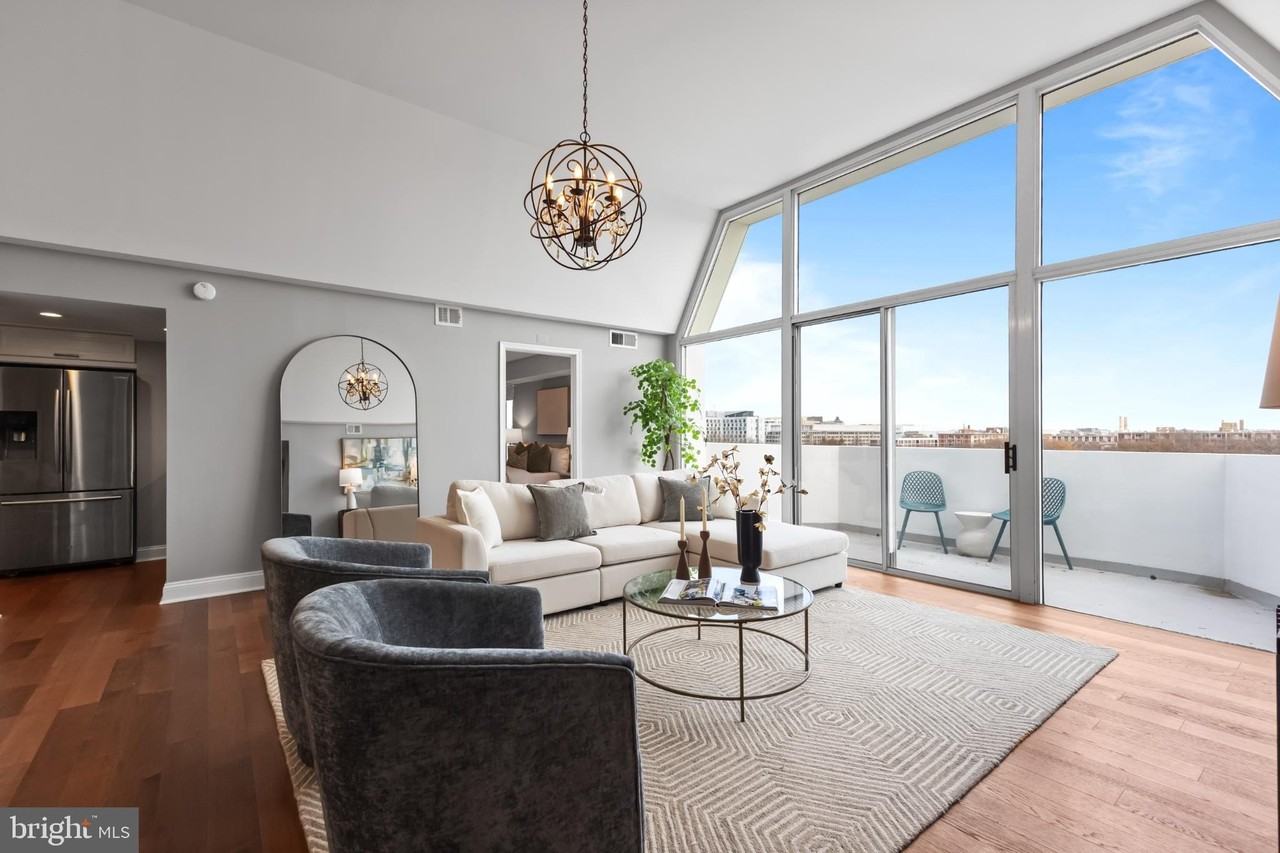 700 7th Street Southwest #813 - Photo 3 of 26