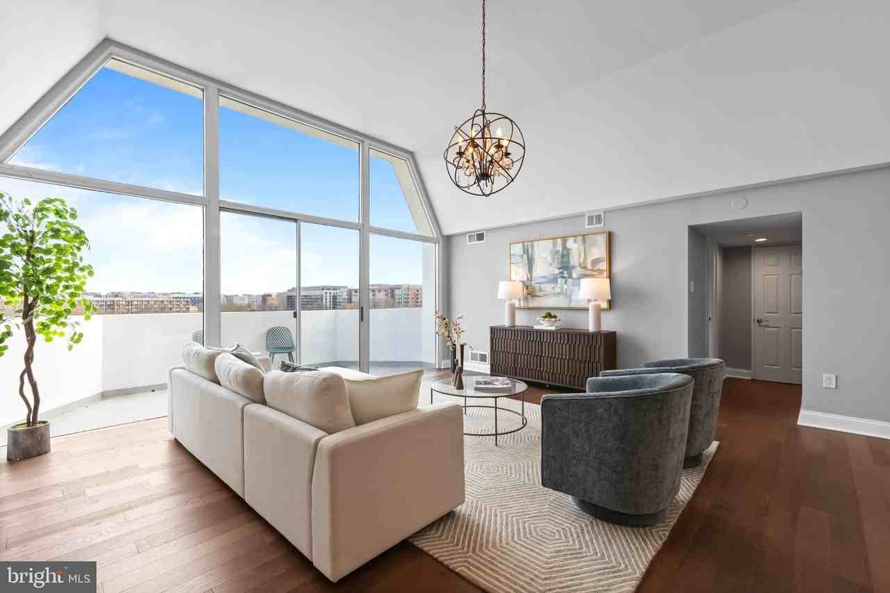 700 7th Street Southwest #813 - Photo 4 of 26