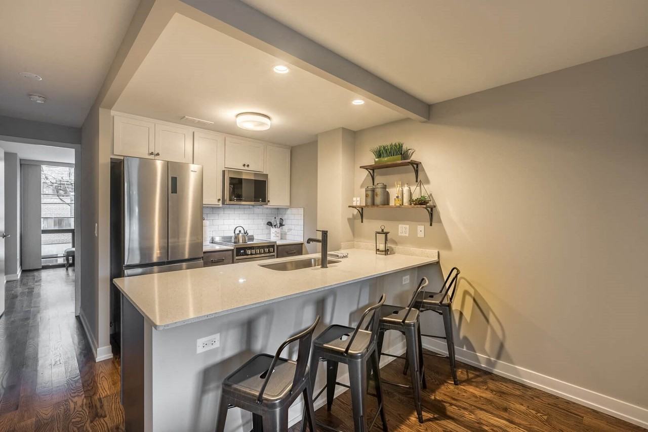 5912 N Sheridan Rd #301 - Photo 2 of 8