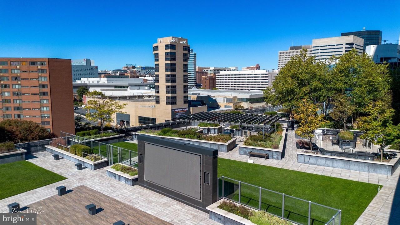 414 Light Street #4302 - Photo 3 of 41