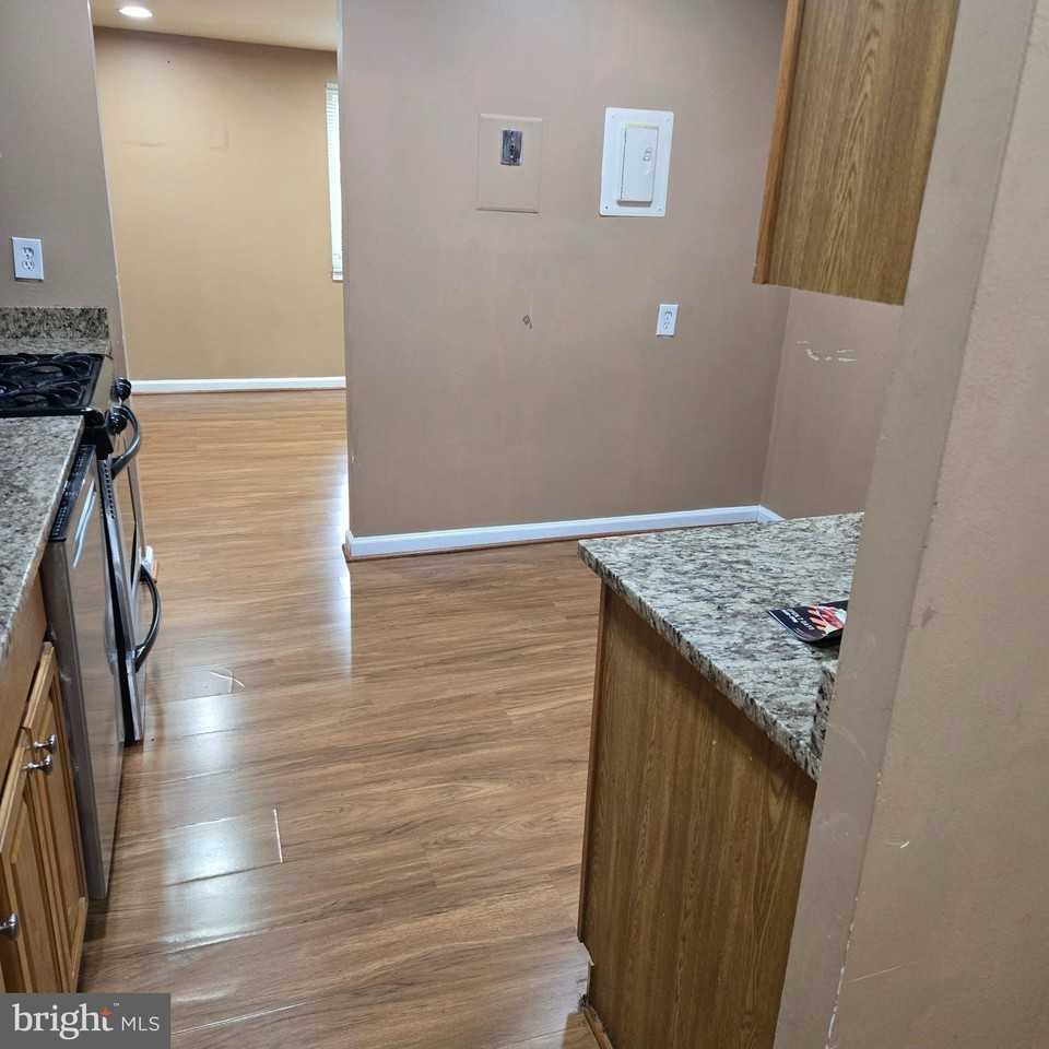 19319 Club House Road #101 - Photo 4 of 15