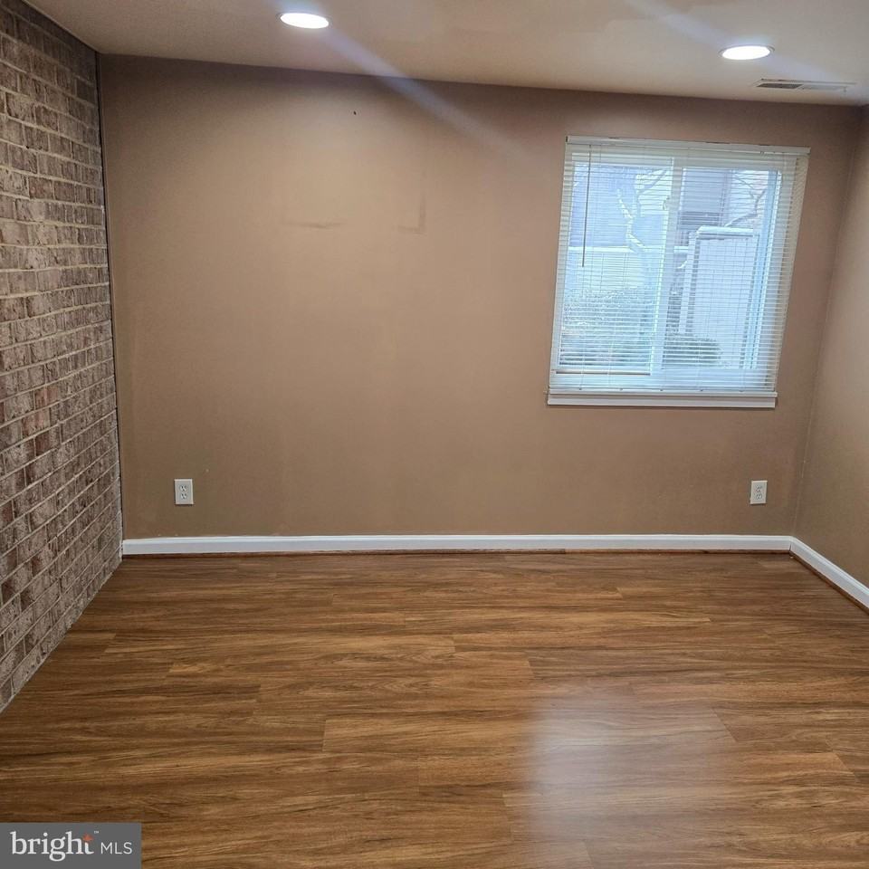 19319 Club House Road #101 - Photo 7 of 15