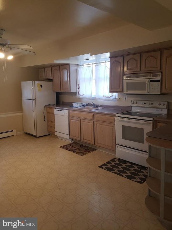 277 East Browning Road - Photo 3 of 7