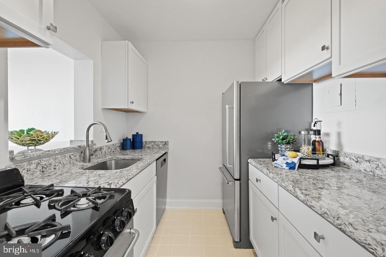 1021 Arlington Boulevard #621 - Photo 7 of 15