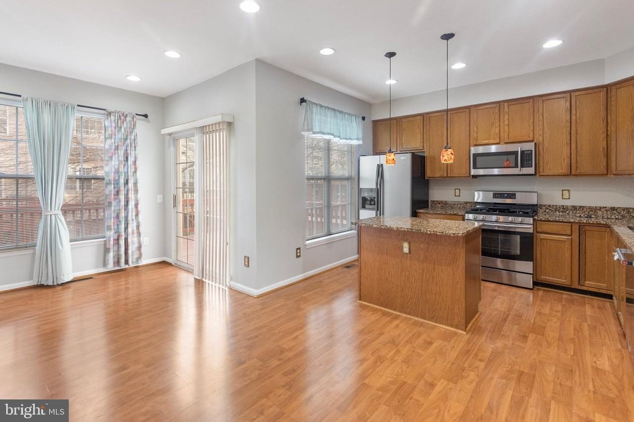 13503 Bannacker Place - Photo 4 of 33