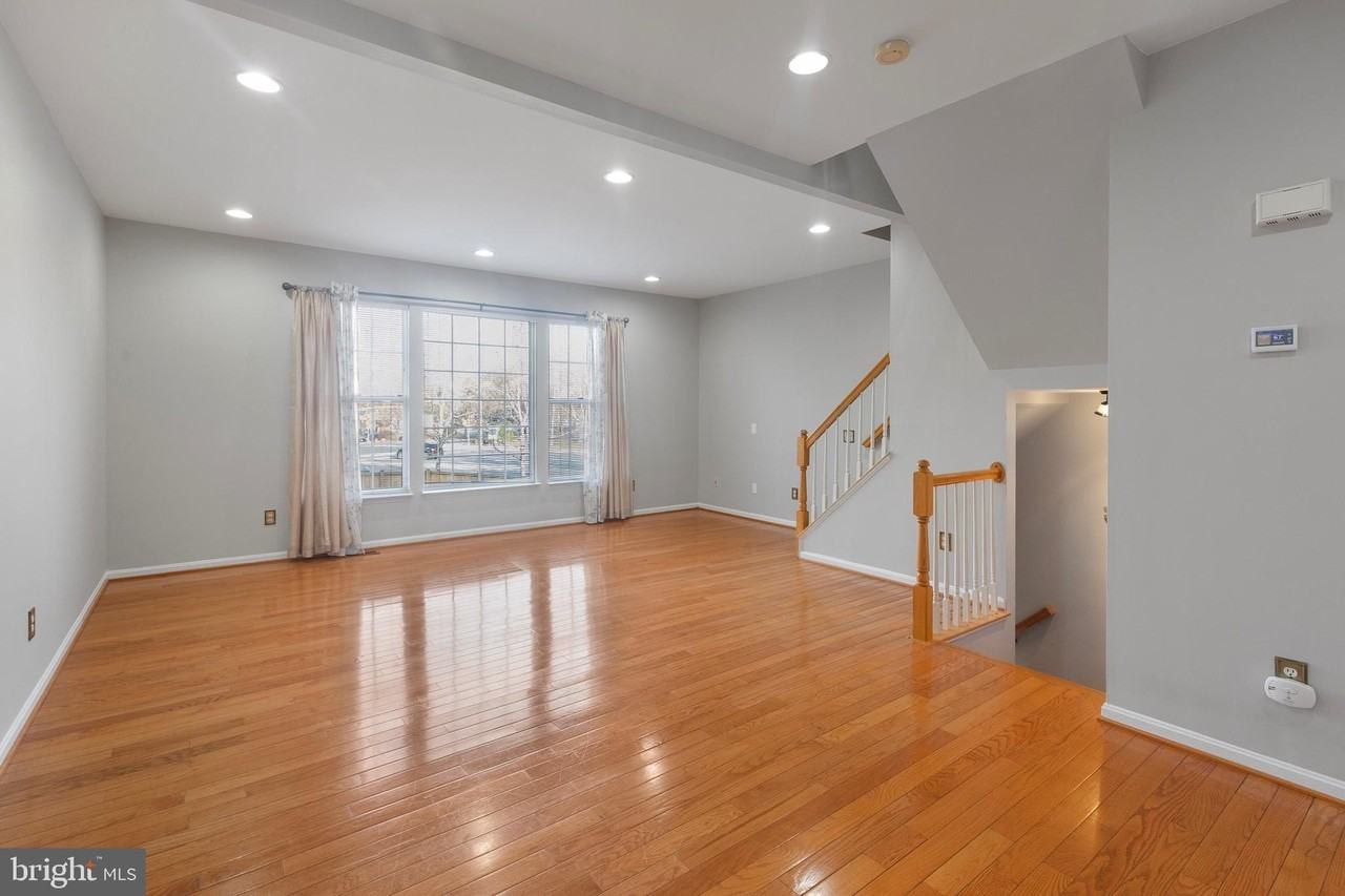 13503 Bannacker Place - Photo 5 of 33