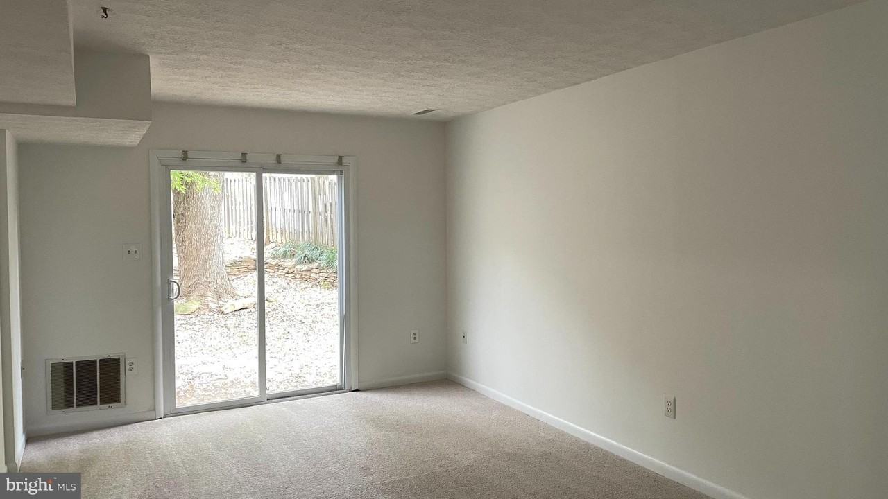 5287 Sudberry Lane - Photo 5 of 10