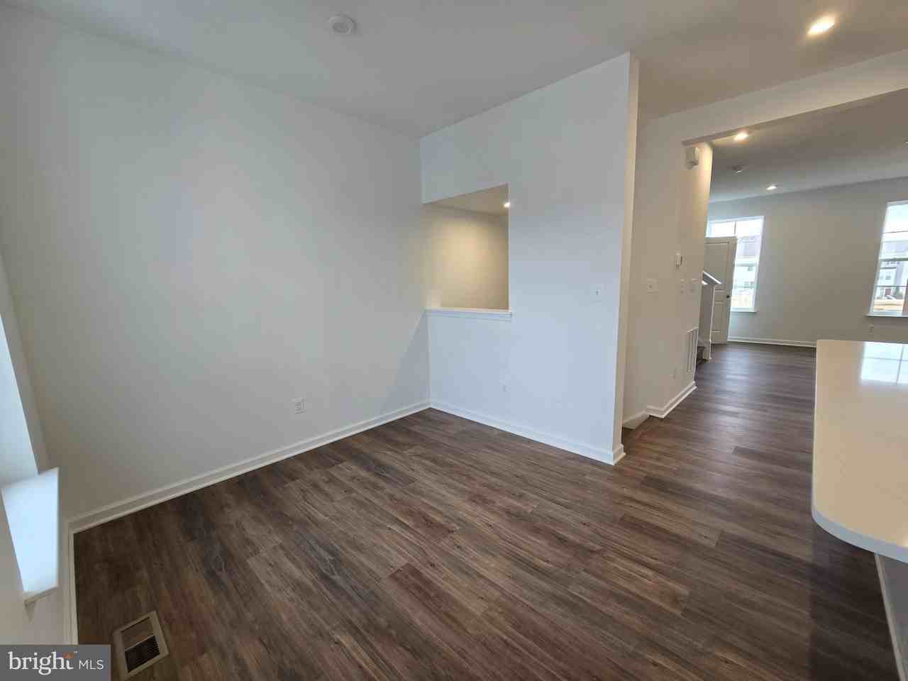 472 Husky Highway - Photo 7 of 21