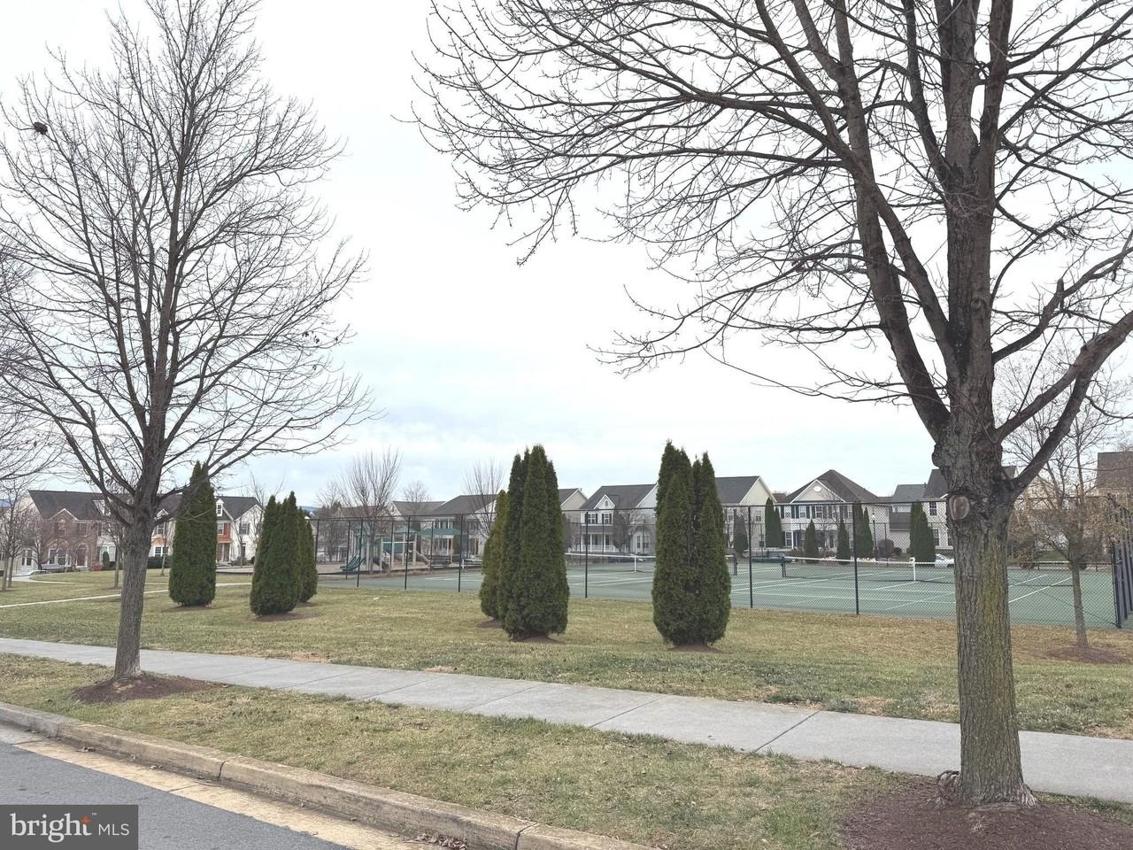 60 Deerbrook Drive - Photo 4 of 26