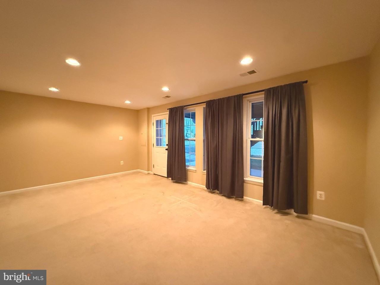 60 Deerbrook Drive - Photo 7 of 26