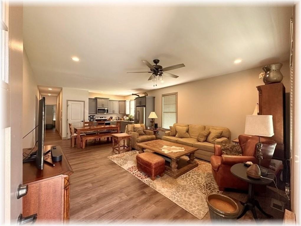 304 Cottage Hill Ct - Photo 5 of 17