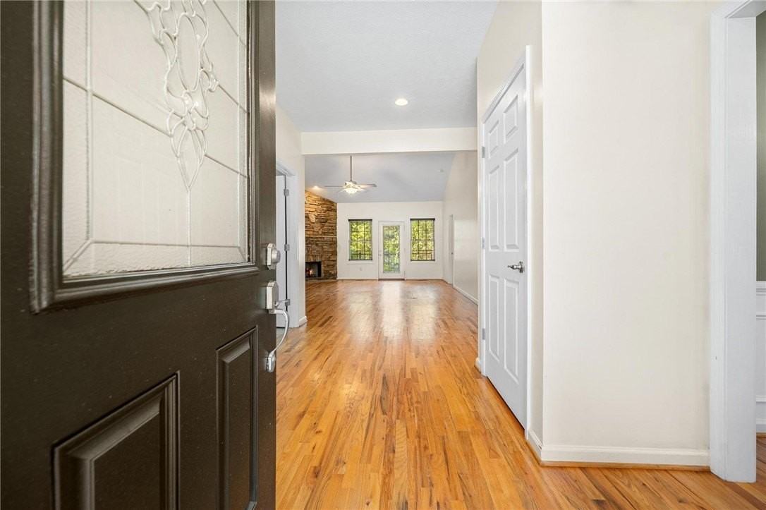 307 Willowbrook Lane - Photo 4 of 41